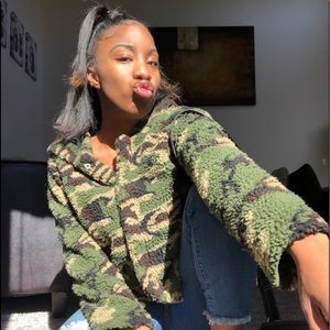 Meet your Posher, Leah